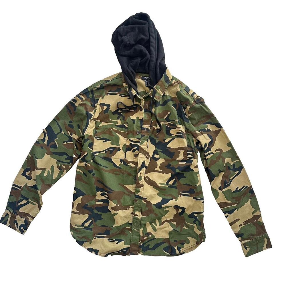 Forever 21 Men’s Camo Button-Up, Large